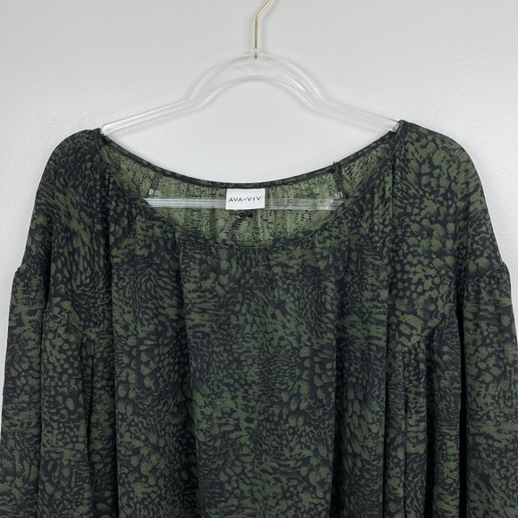 Ava & Viv Green Abstract Blouse NWT - Picture 5 of 9